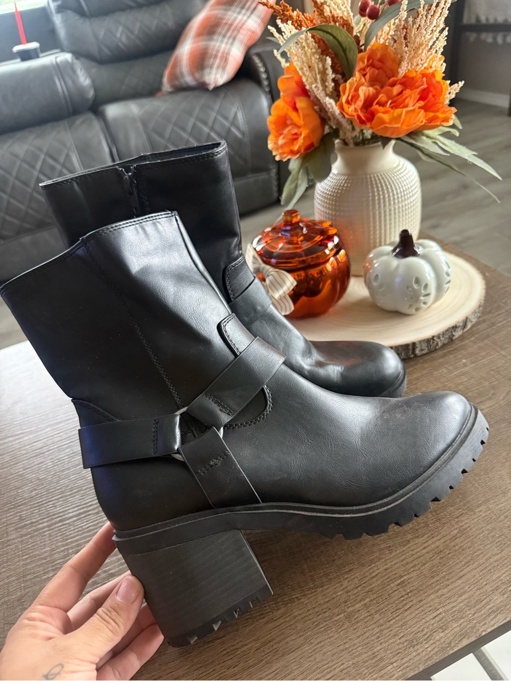 Women's Black Mid-Calf Heeled Boot - Sleek Urban Style